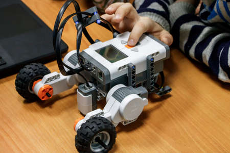 03.31.2018 Magnitogorsk, Russia: children boy in robotics classesのeditorial素材