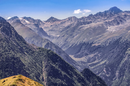 Picturesque mountain scenery with cumulus clouds. wildlife. Hiking. daytime. prescriptionの写真素材