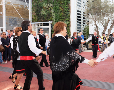 MILAN, ITALY - MAY 28, 2015: Expo 2015 'feeding the planet, energy for life' is attracting millions of people from the whole world till october 31. Sicilian folk danceのeditorial素材