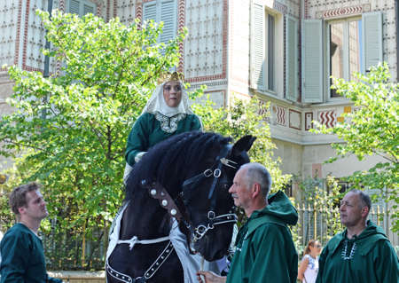 LEGNANO, ITALY - MAY 28, 2017: Dressed up volunteer actors at the annual pageant connected with the palio since 1935, a recall of the battle of Legnano on May 29th 1176のeditorial素材