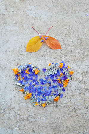 Heart of flowers on vintage backgroundの写真素材