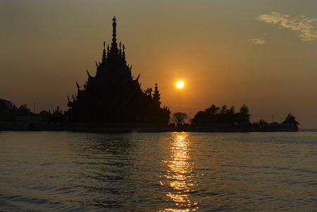 Pattaya, Thailand - February 22, 2011: Sanctuary of Truth is a religious construction in Pattaya, Thailand. The sanctuary is an all-wood building filled with sculptures based on the traditional Buddhist and Hindu motifs. The top of the building is 105 metのeditorial素材