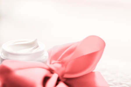 Cosmetic branding, moisturizing emulsion and facial care concept - Luxury face cream for sensitive skin and coral holiday gift box, spa cosmetics and natural skincare beauty brand productの写真素材