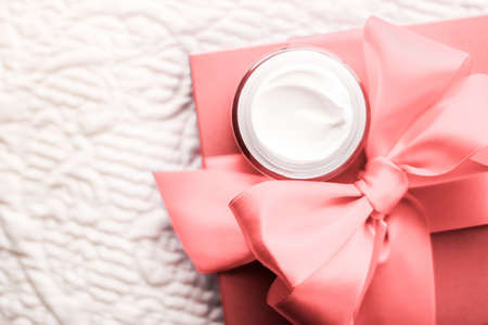 Cosmetic branding, moisturizing emulsion and facial care concept - Luxury face cream for sensitive skin and coral holiday gift box, spa cosmetics and natural skincare beauty brand productの写真素材
