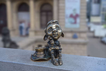 Kaliningrad, Russia - may 14, 2021: bronze sculpture of Father Homlin sitting and daydreamingのeditorial素材