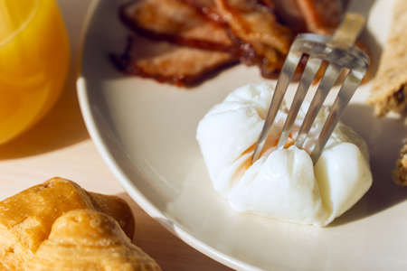 step-by-step recipe for poached egg