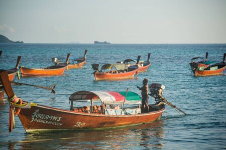 Koh Lipe,Thailand - November 29,2014 :  Unidentified villager prepare boat for launch tourist around Lipe islandのeditorial素材