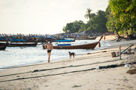 Koh Lipe,Thailand - November 29,2014 :  Tourist walk and relax on the beach in Koh Lipe Islandのeditorial素材