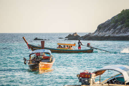 Koh Lipe,Thailand - November 29,2014 :  Unidentified villager prepare boat for launch tourist around Lipe islandのeditorial素材