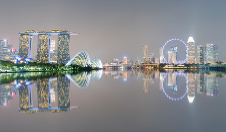 SINGAPORE - March 18, 2016 : Singapore city skyline at nightのeditorial素材