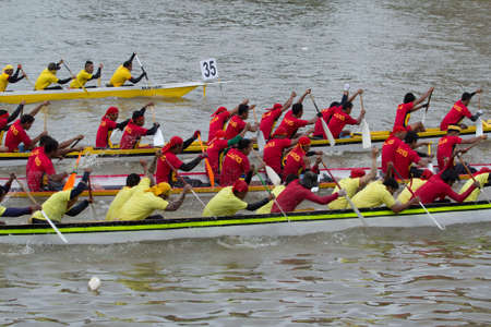 KUCHING, MALAYSIA - SEPTEMBER 8, 2013 : Sarawak Regatta-Kuching Waterfront Festival will be held at Kuching Waterfront.のeditorial素材