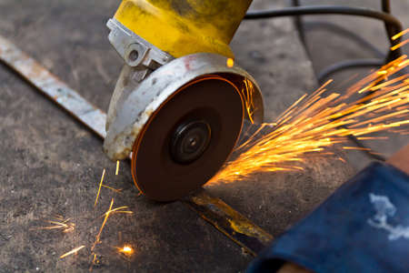 Cutting grinding wheel 