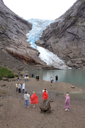 Norway. The Briksdal glacier  in the rainのeditorial素材