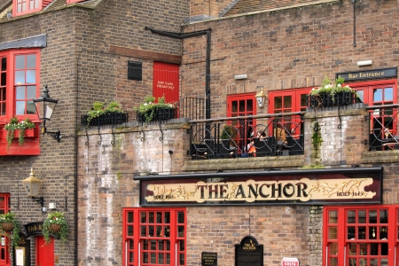 CIRCA OCTOBER 2011: The Anchor Bankside is a pub in London on the South Bank of the Thamesのeditorial素材