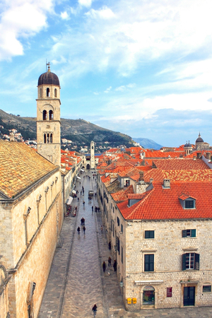 DUBROVNIK, CROATIA - CIRCA MARCH 2011: View of Stradun, main street of Dubrovnikのeditorial素材
