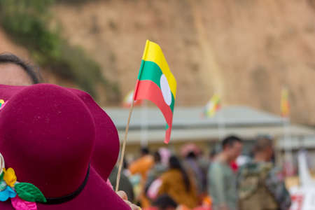 Loi Kaw Wan - Shan State Army(SSA), Burma - February 7: Unidentified People And Soldier In A Shan State Army Refugee Camp On February 7, 2018 At Loikaw Wan, Muang Sad In Shan State Army(SSA), Burma.のeditorial素材