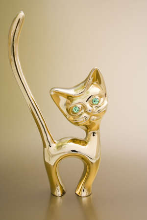 aureate holder for rings in the form of catの写真素材