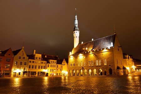 Tallinn Town Hall at Night in Raekoja Square, Estoniaの写真素材