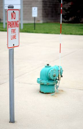 no parking sign for fire lane の写真素材