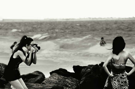 Girls. Ocean.の写真素材