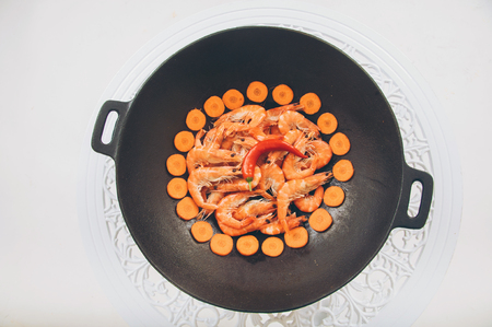 delicious prepared shrimps in the fry panの写真素材