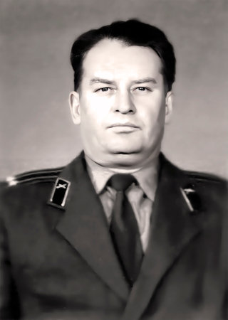 Portrait of a lieutenant colonel of the USSR armed forces. Vintage retro photo taken in the GDR, circa 1980.の写真素材