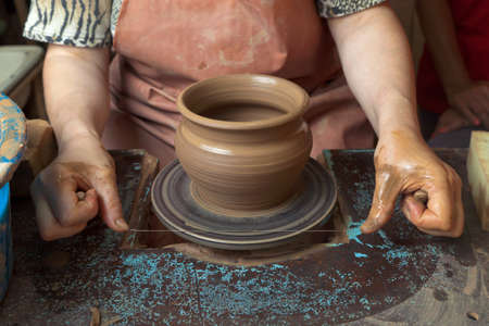 Ð otter cuts just created a pot with a circle with stringの写真素材