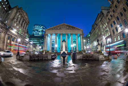 Night view of British financial heart, Bank of England and Royal Exchange.  のeditorial素材