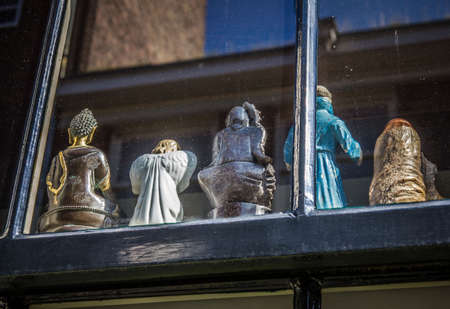 Ecumenical statuettes
