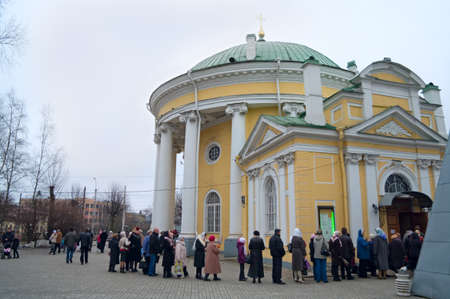  SAINT-PETERSBURG, RUSSIA - APRIL 12: Queue from old people in the church in Easter Sunday on April 12, 2011 in Saint-Petersburg, Russia.のeditorial素材
