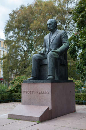 HELSINKI, FINLAND - CIRCA SEP, 2016: Monument of Kyosti Kallio is on the street of Helsinki. He was a President of Finland in 1937-1940 yearsのeditorial素材