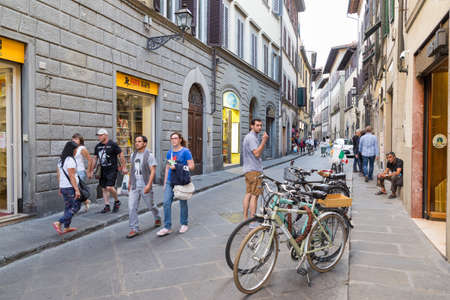 ITALY - FLORENCE - SEPTEMBER 3: People are enjoying the streets in Florence Italy on September 3 2018.のeditorial素材