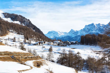 Bos-cha  is a hamlet in the left side of the valley of the Unterengadins in the canton of Graubunden. Bos-cha is situated at an altitude of 1664 m  with a view of the valley landscape. Lower Engadine, Graubunden; Switzerlandの写真素材