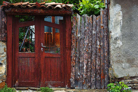 One of many abandoned and obsolete houses in Veliko Tarnovo, Bulgariaのeditorial素材