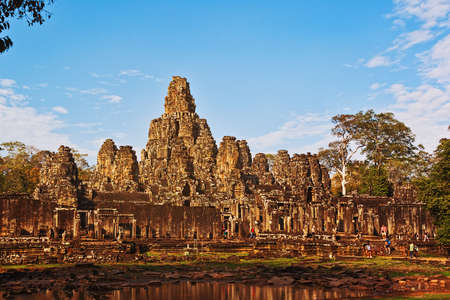 SIEM REAP, CAMBODIA - DECEMBER 29, 2016: Ruins of ancient temple in UNESCO site of Angkorのeditorial素材