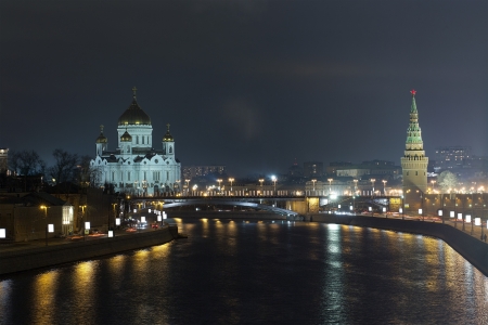 Evening view of the Temple of Christ the Savior and the Kremlinのeditorial素材