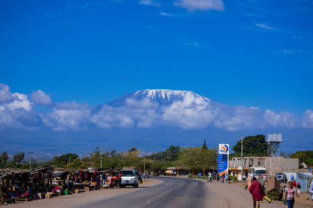 Mount Kilimanjaro is a dormant volcano in United Republic of Tanzania. It has three volcanic cones: Kibo, Mawenzi, and Shira. It is the highest mountain in Africa and the highest sのeditorial素材