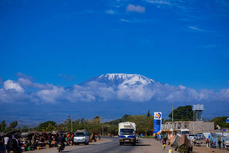 Mount Kilimanjaro is a dormant volcano in United Republic of Tanzania. It has three volcanic cones: Kibo, Mawenzi, and Shira. It is the highest mountain in Africa and the highest sのeditorial素材