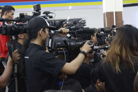 Press conference cameraman, Reporter indonesiaのeditorial素材