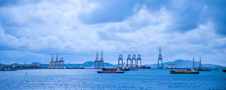 CHONBURI, THAILAND - SEPTEMBER 16, 2017: Containers Shipping on Laem Chabang industrial port of gas oil logistic in Laem Chabang port at twilight, Thailandのeditorial素材
