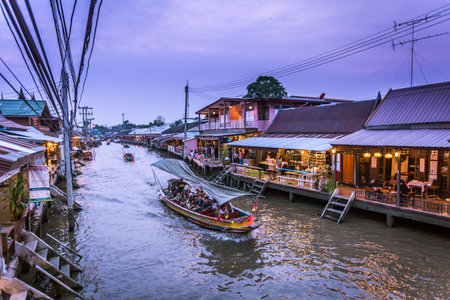 Samut Songkhram, Thailand - March 23 Amphawa floating market in Samut Songkhram, Thailand. It is one of the most popular floating markets in Thailand.のeditorial素材