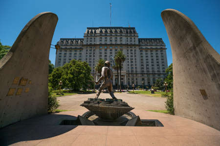 BUENOS AIRES, ARGENTINA FEB 01: The monument of soldier in the composition near Ministry of Defense on 1 February, 2016 in Buenos Aires, Argentina.のeditorial素材