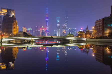 Shanghai is known as âThe Pearl of Asiaâ and âThe Paris of the Eastâ. It's a city of youth, commerce, and an international beat that runs through each side street and riverwalk. It is one of the four municipalities under the central government of のeditorial素材