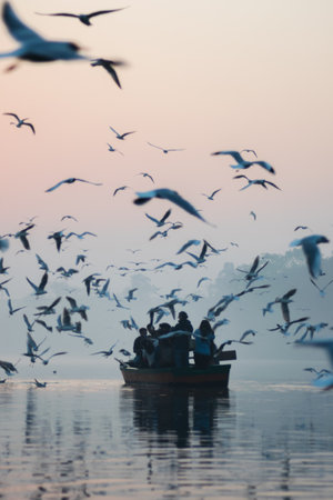 This is what a typical sunrise looks at the yamuna ghat located in delhi .の写真素材