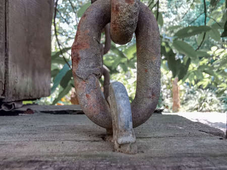 Antique color vintage chain   big old chainの写真素材