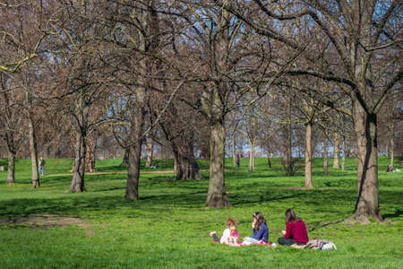 London - 23 Mar 2019 - People come to relax at Hyde Park on a nice day.のeditorial素材