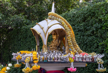 Bangkok, Thailand - 18 Jan 2021 : The Thao Maha Phrom Shrineis a shrine which houses a statue of Phra Phrom (Four faced god). The Thai representation of Brahma, the Hindu god of creation. Selective focus.のeditorial素材