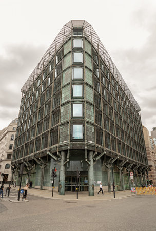 London, UK - Aug 18, 2025 - the office building located at 60 Queen Victoria Street in the City of London. It features a unique patinated bronze cladding system that provides articulation and solar shading to the perimeter glazed office walls, giving it aのeditorial素材