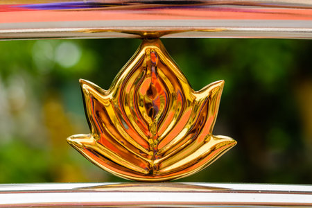 texture of silver metal lotus - Old statue of lotus on a metal plateの写真素材