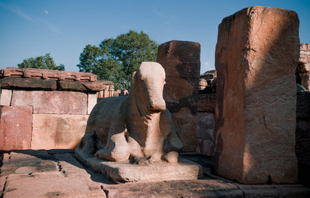 Nandi statue carved in a single sandstone by chalukya's in pattadakal, karnatakaの写真素材